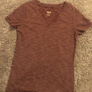 rich burgundy stripes tee with v neck